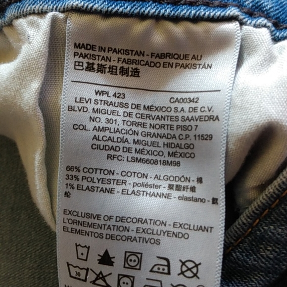 Levi Strauss & co., Distressed jeans shorts - Picture 6 of 10